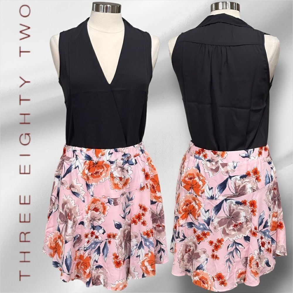 THREE EIGHTY TWO Women’s Floral Print Mini Skirt in the Size Large